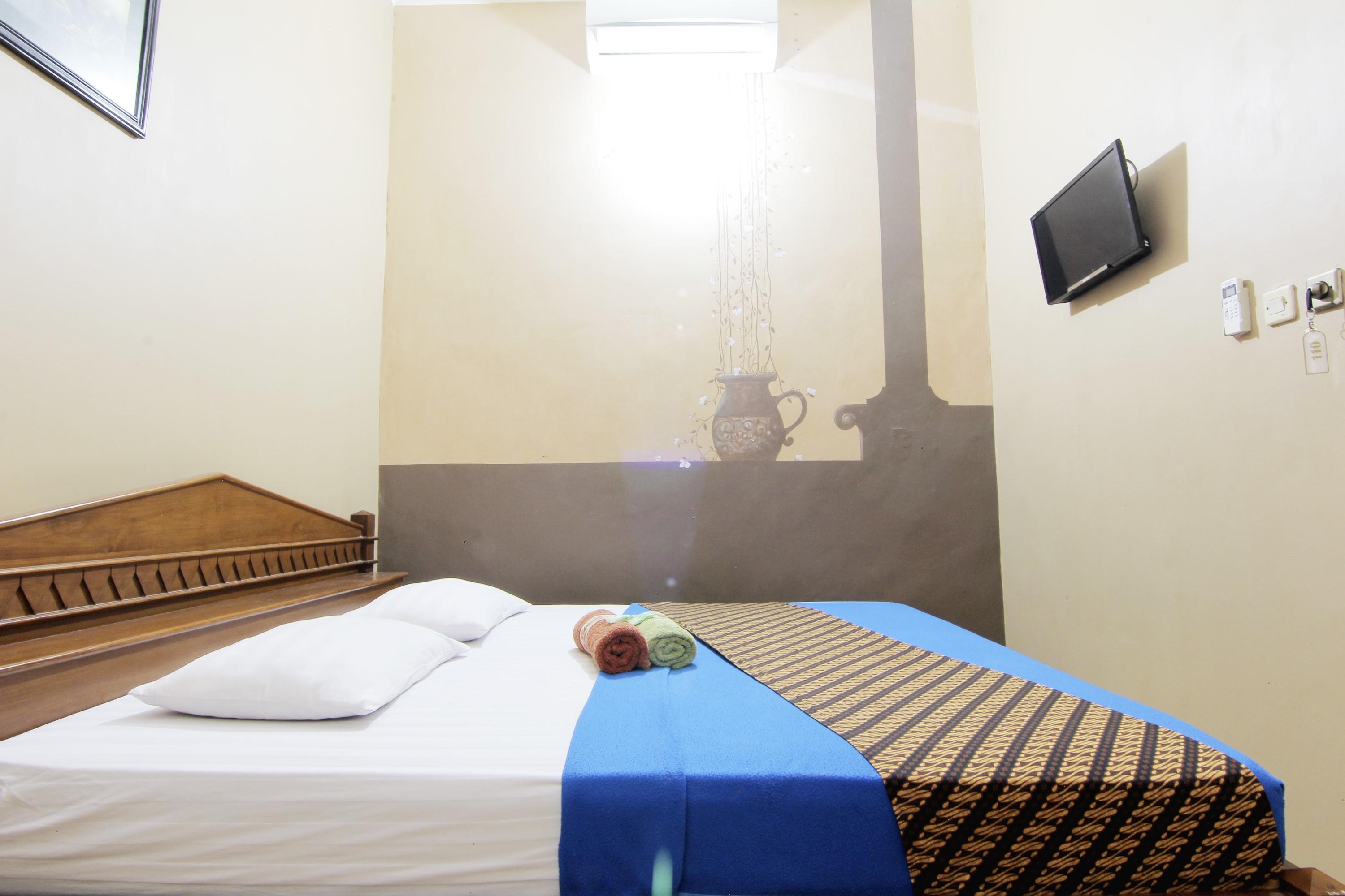 Monica Hotel Джокьякарта Экстерьер фото