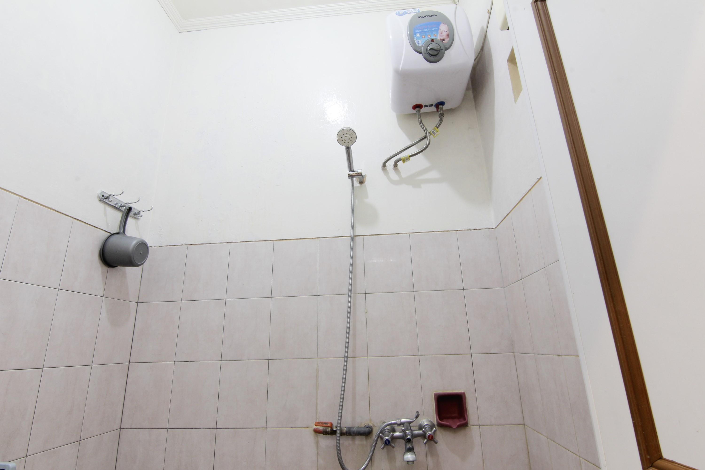 Monica Hotel Джокьякарта Экстерьер фото