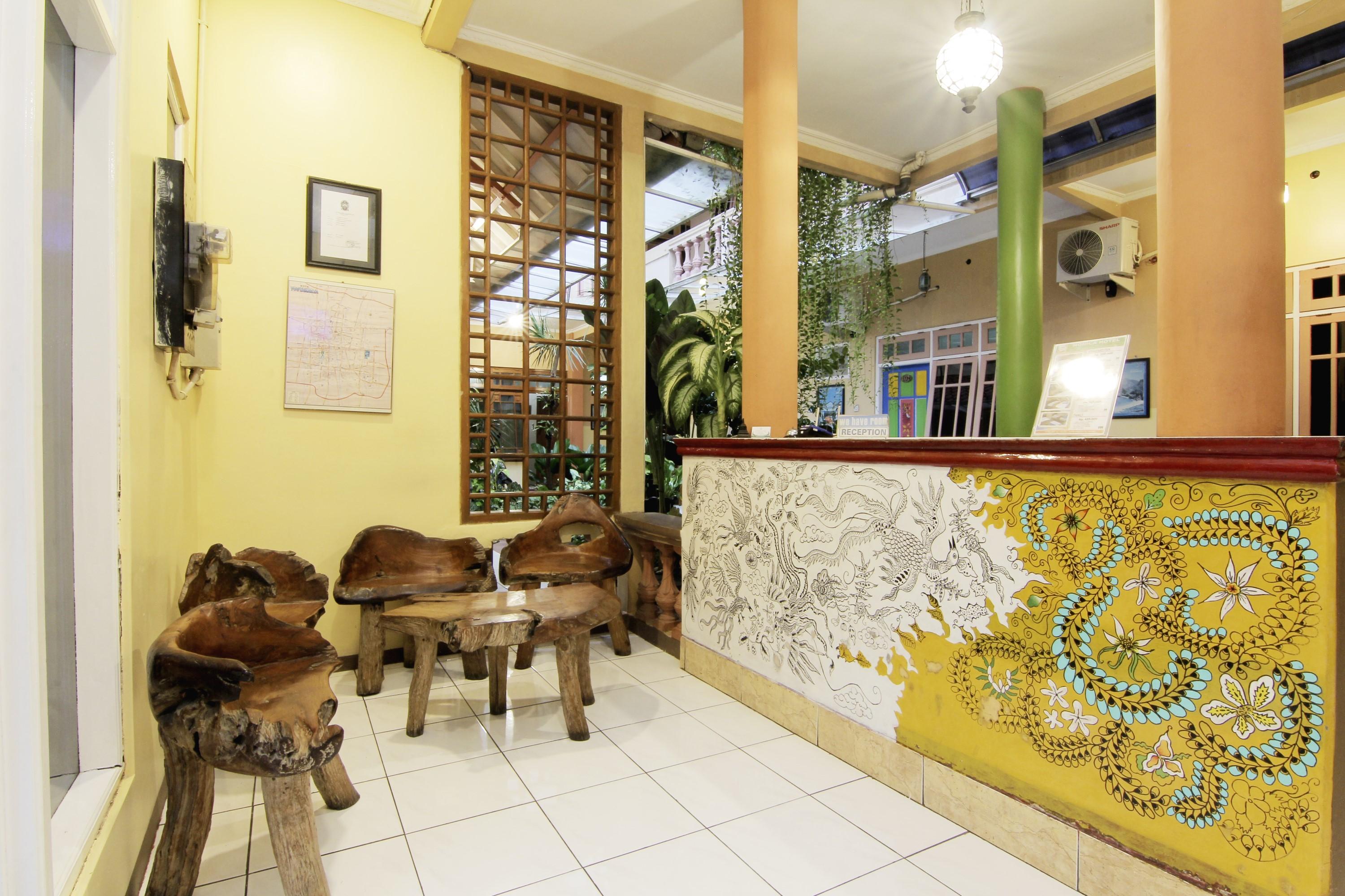 Monica Hotel Джокьякарта Экстерьер фото