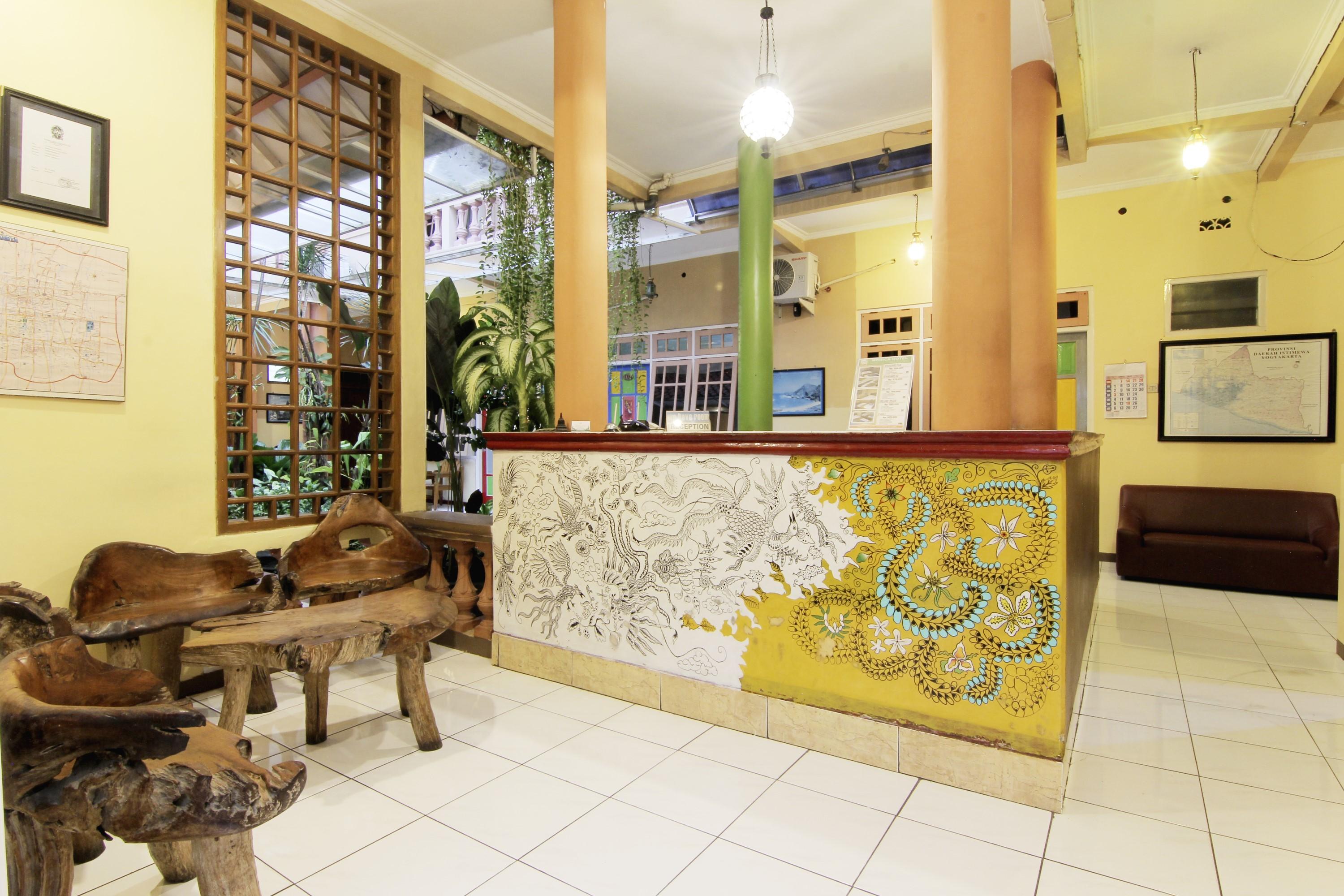 Monica Hotel Джокьякарта Экстерьер фото