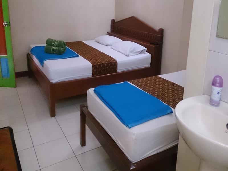 Monica Hotel Джокьякарта Экстерьер фото